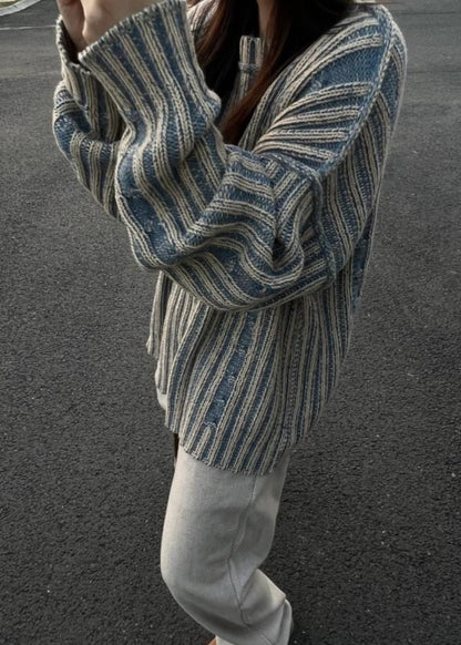 Effortlessly Elegant Sweater with a Timeless Design