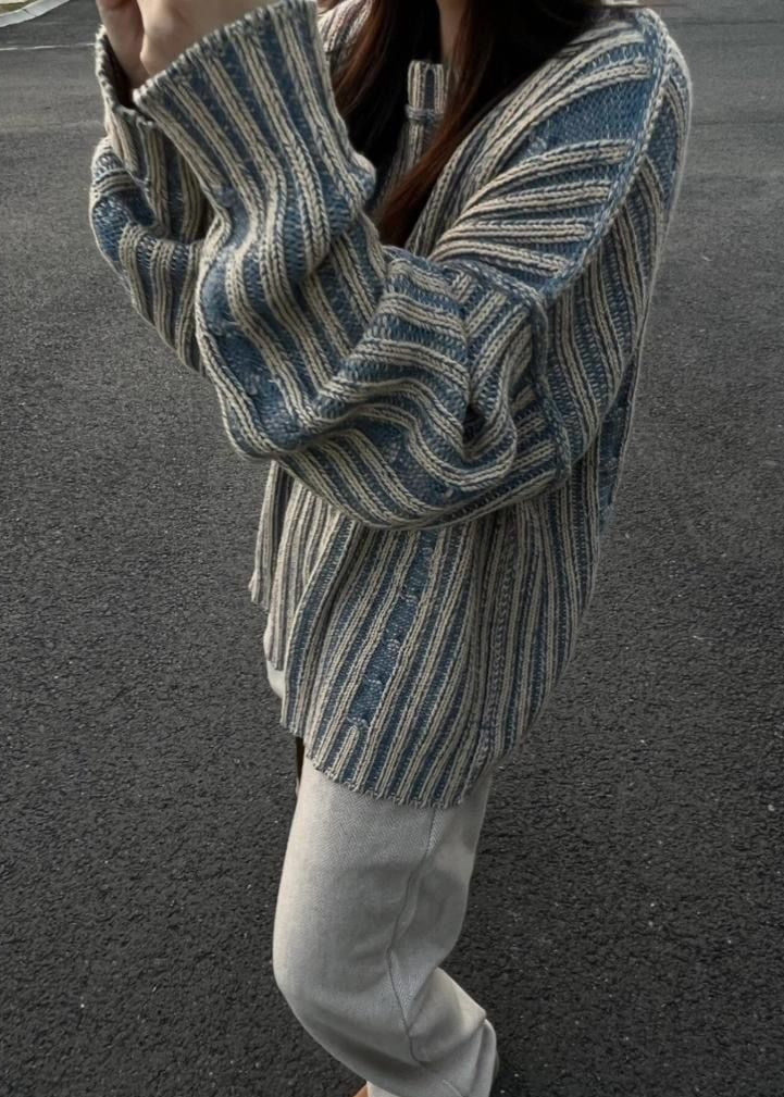 Effortlessly Elegant Sweater with a Timeless Design