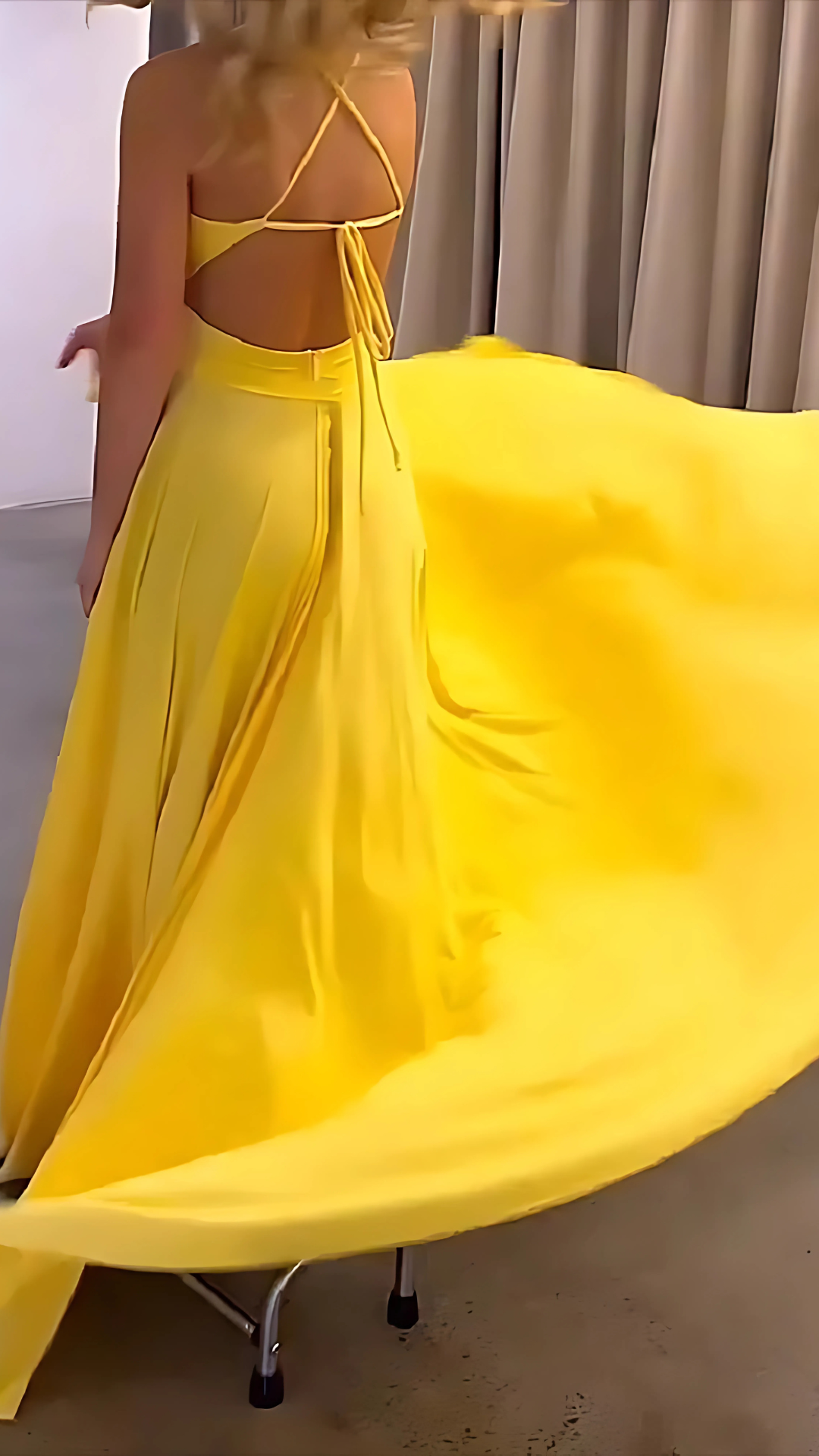 Well Tailored Dress with a Graceful Silhouette