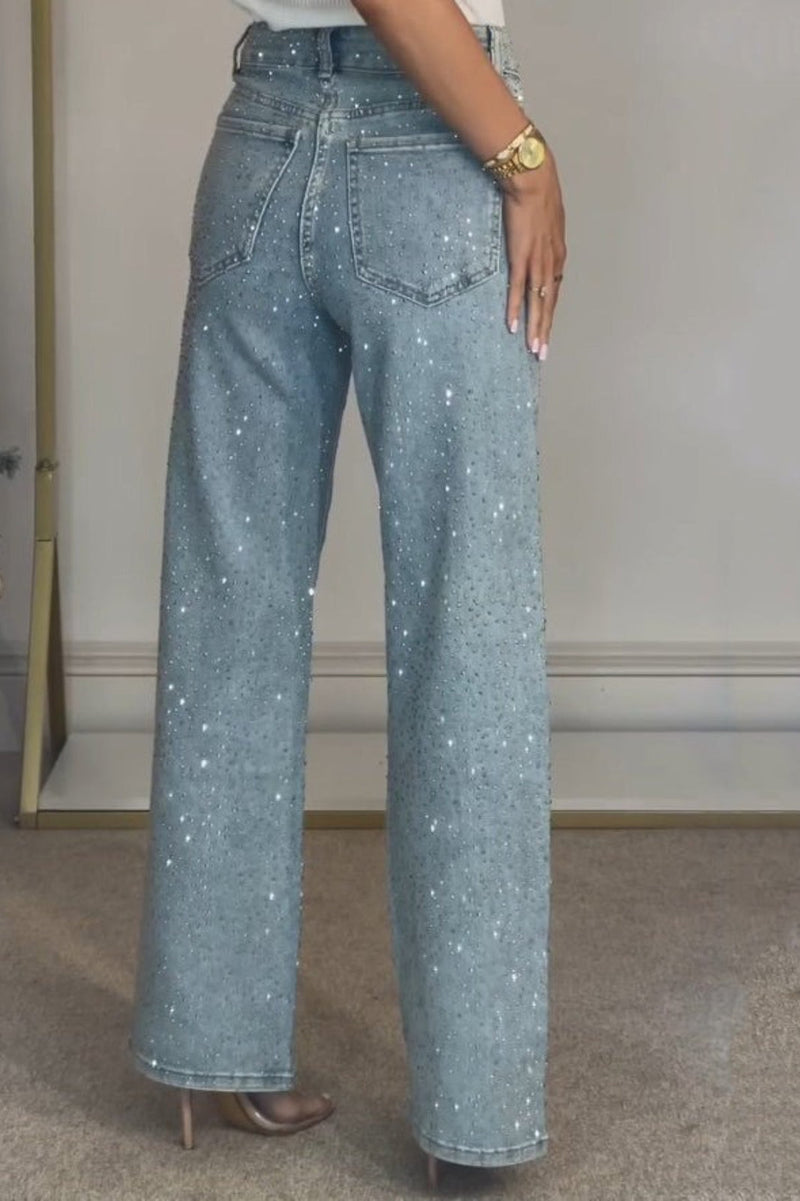 Sophisticated Garment with a Clean Classic Look