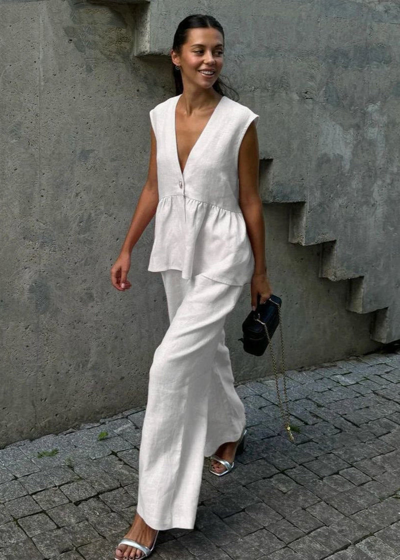 Effortlessly Elegant Garment with a Timeless Design