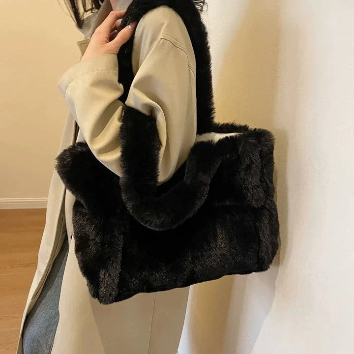 Polished Bag with an Effortless Classic Look