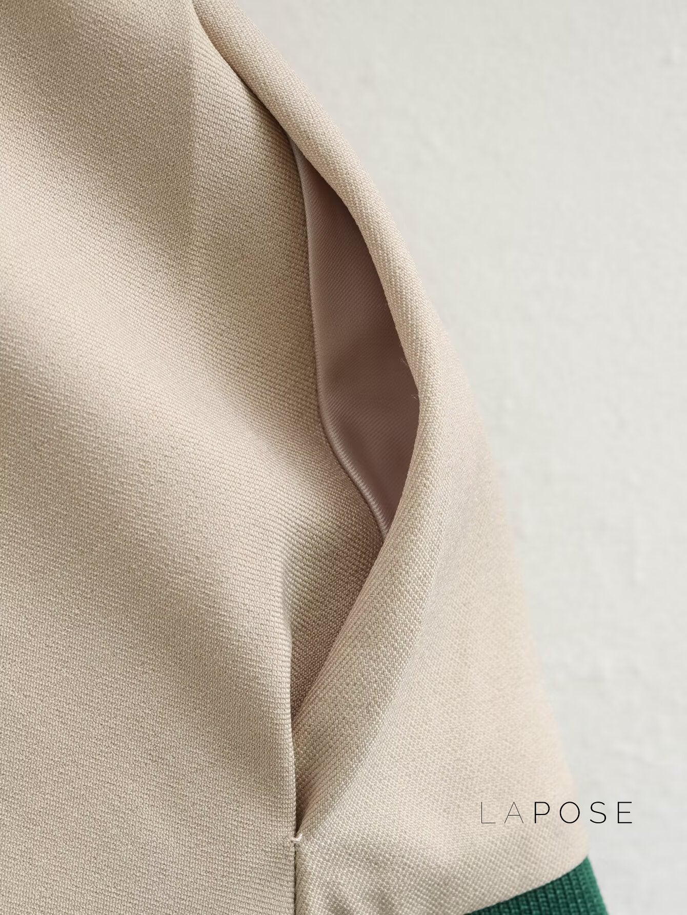 Well Tailored Jacket with a Graceful Silhouette