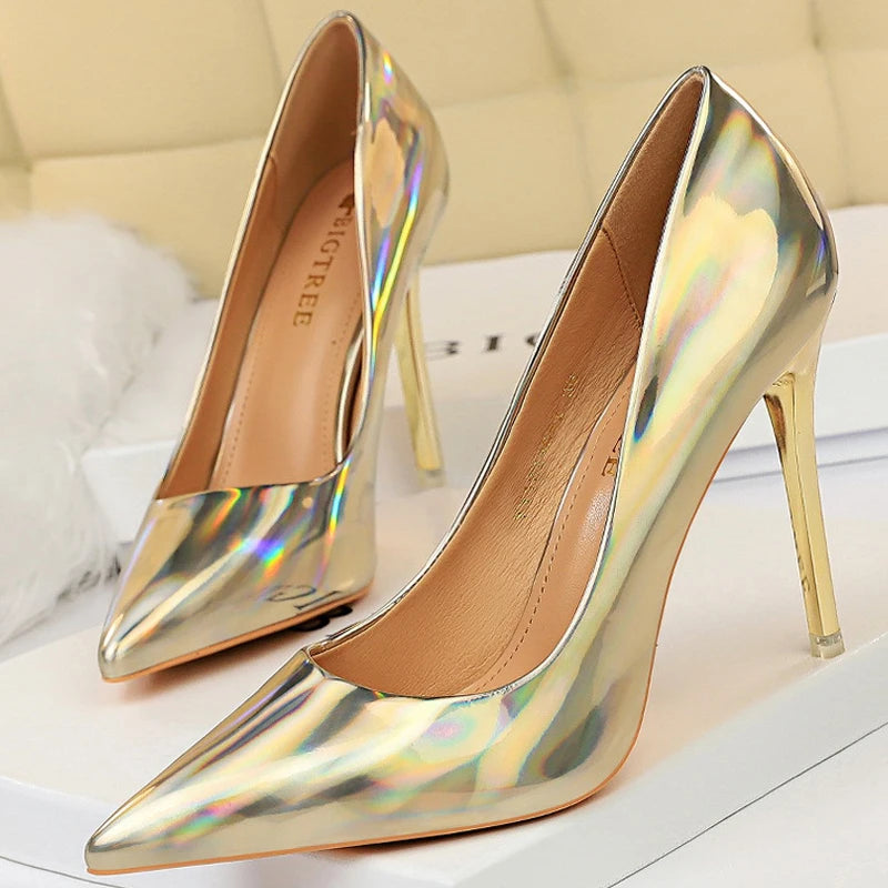 Classic Vintage Heels with a Flattering Fit