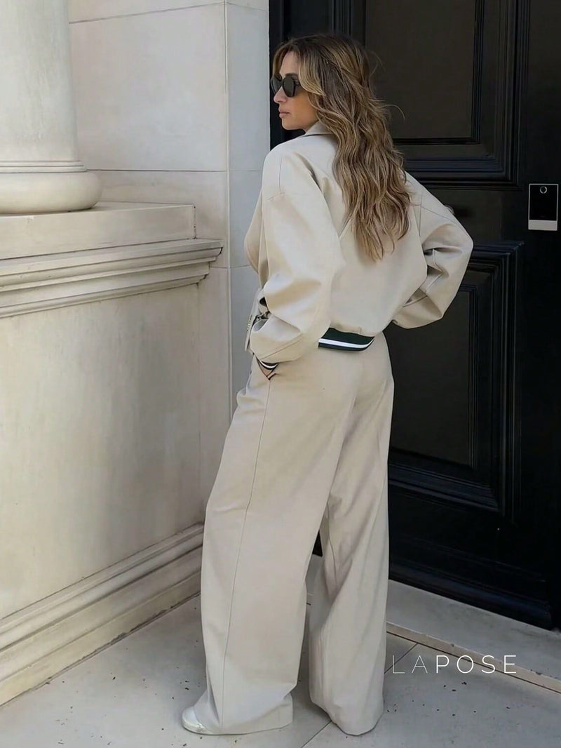 Well Tailored Jacket with a Graceful Silhouette