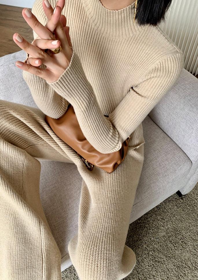 Effortlessly Elegant Garment with a Timeless Design