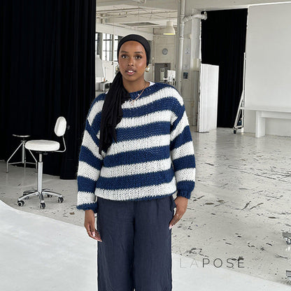 Well Tailored Sweater with a Graceful Silhouette