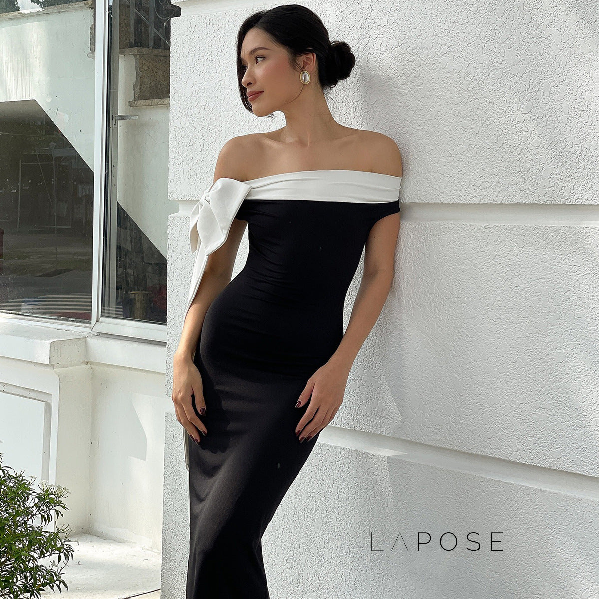 Effortlessly Elegant Dress with a Timeless Design
