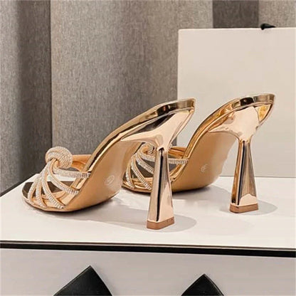 Well Tailored Heels with a Graceful Silhouette