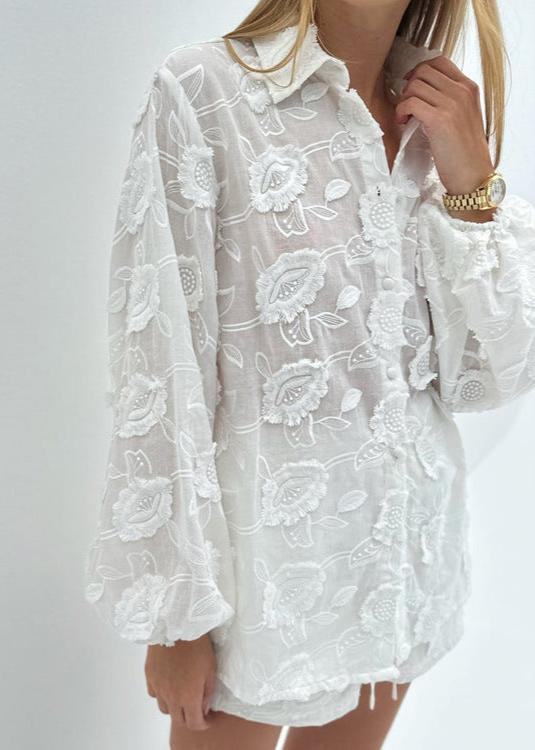 Classic Vintage Shirt with a Flattering Fit