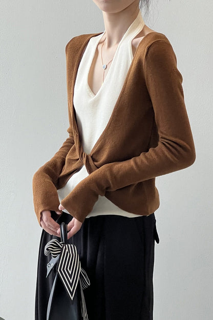 Sophisticated Garment with a Clean Classic Look