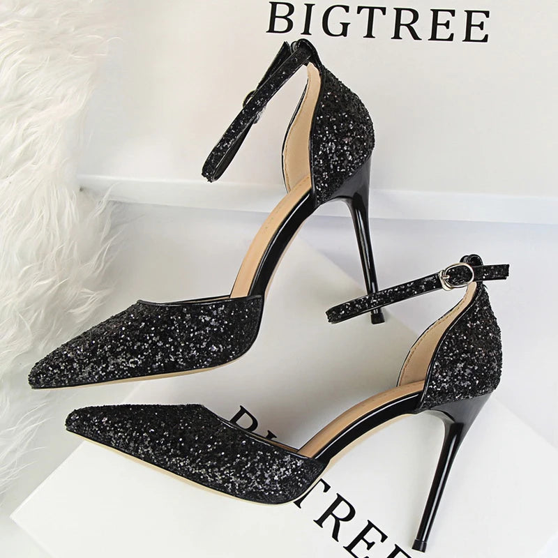Well Tailored Heels with a Graceful Silhouette