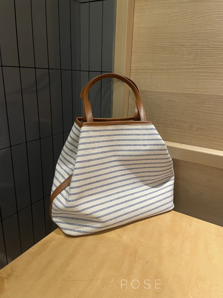 A Vintage Style Bag with Delicate Timeless Details