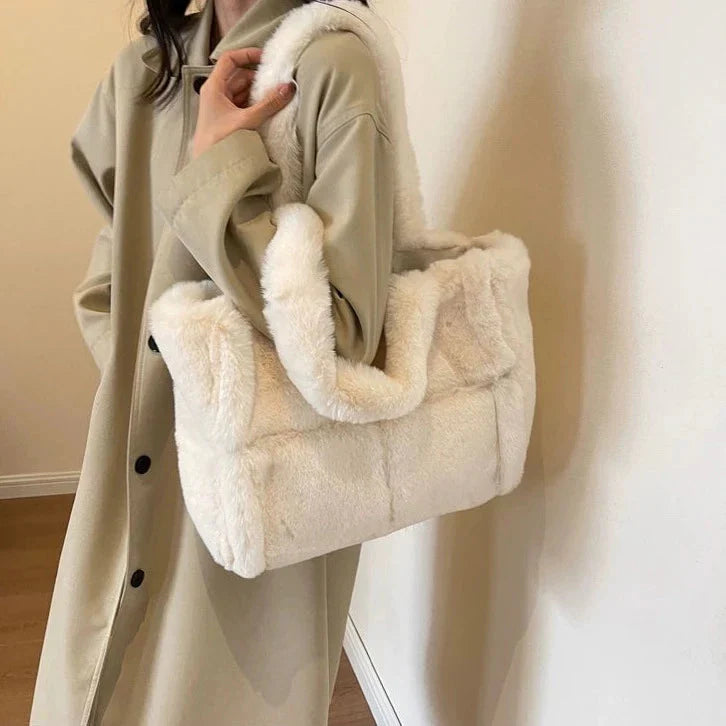 Polished Bag with an Effortless Classic Look