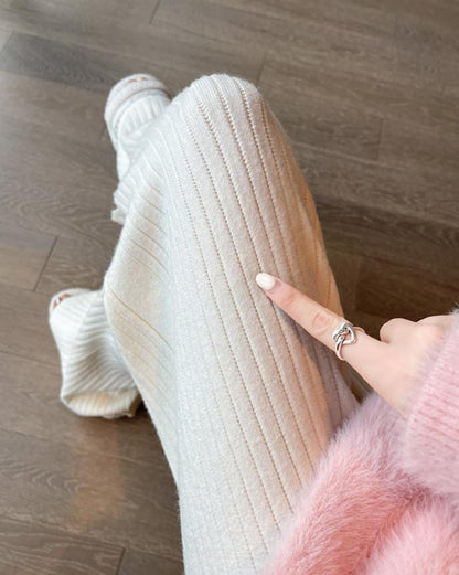 Classic Vintage Pants with a Flattering Fit