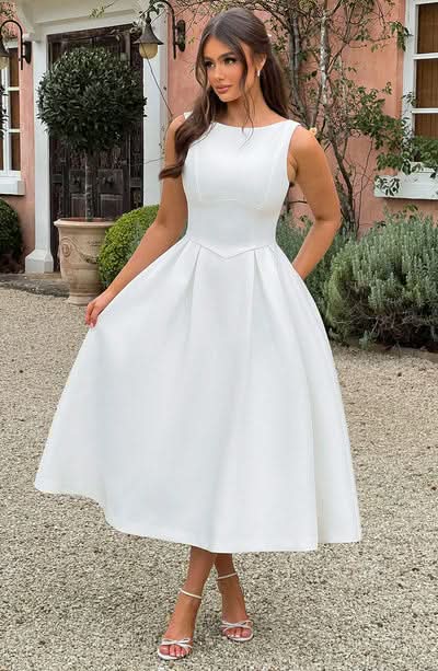 Sophisticated Dress with a Clean Classic Look