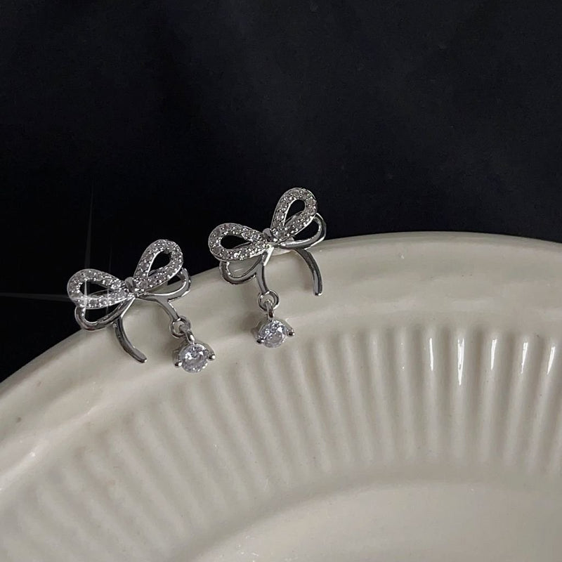 [] Delilah Bow Earrings