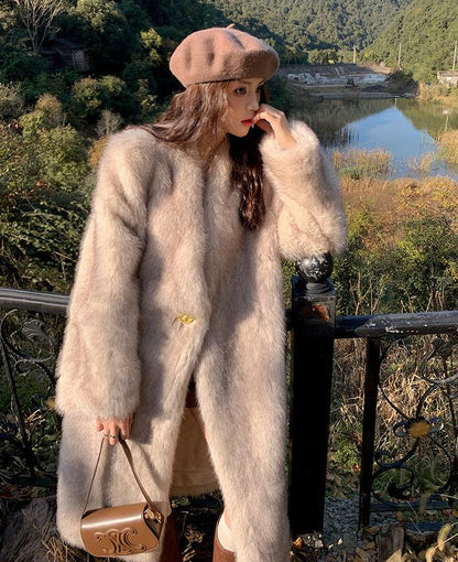 Classic Vintage & Enduringly Stylish Coat
