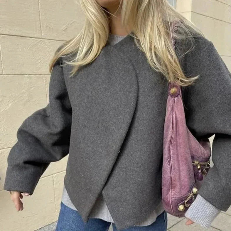 Beautifully Finished Coat in a Timeless Design