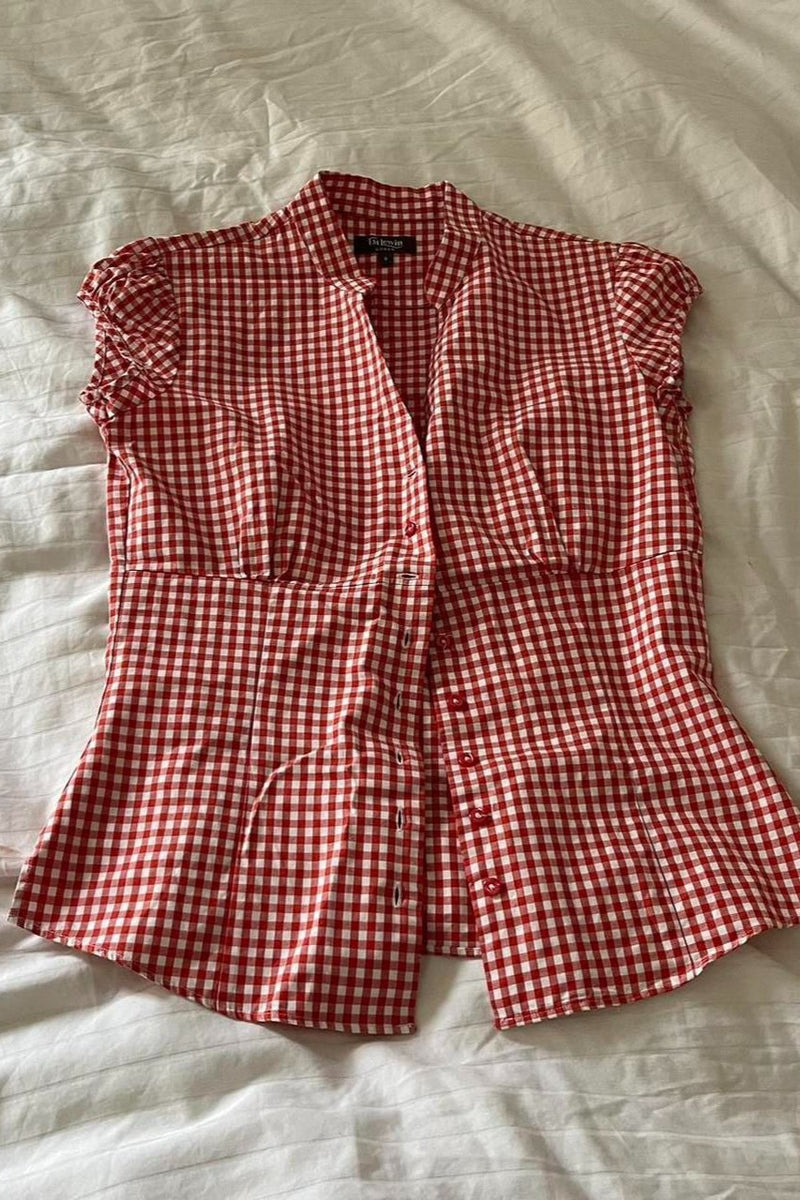 Gracefully Styled Blouse for Any Occasion