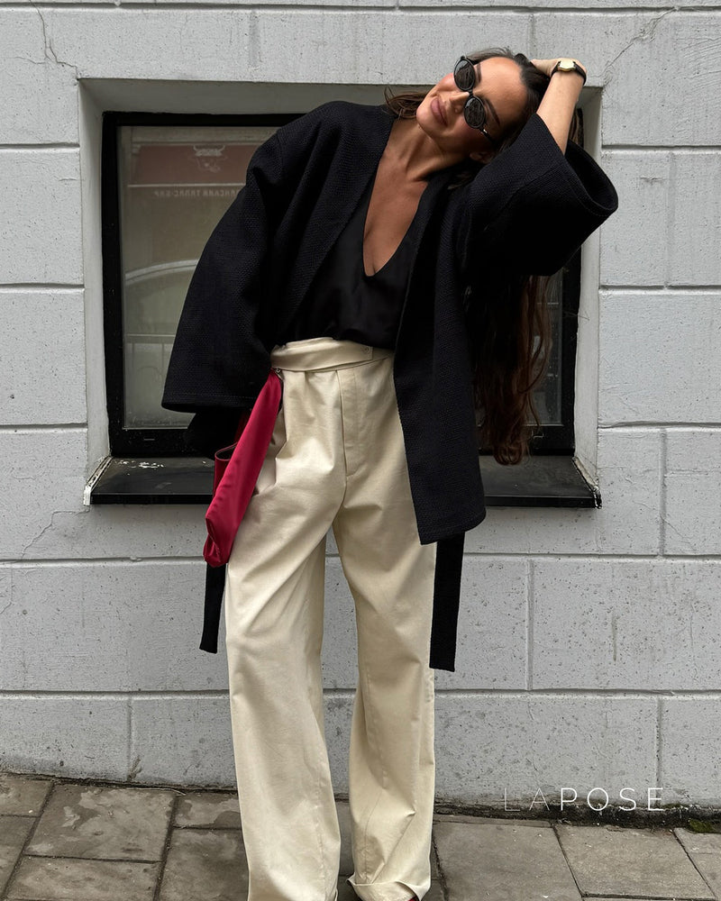 Effortlessly Elegant Jacket with a Timeless Design