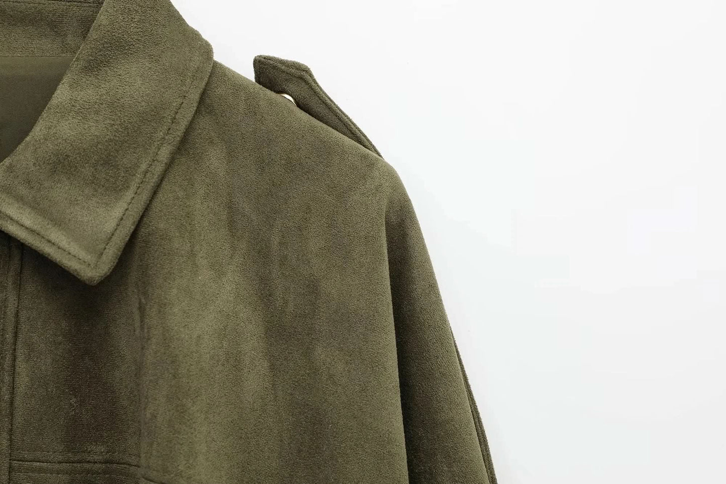 Well Tailored Jacket with a Graceful Silhouette