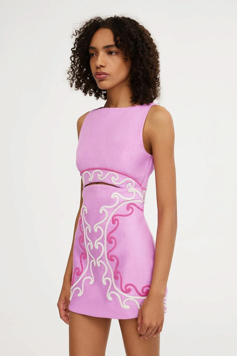 Beautifully Finished Dress in a Timeless Design