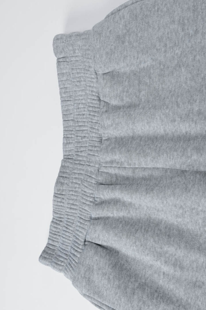 Well Tailored Cardigan with a Graceful Silhouette