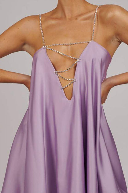 Beautifully Finished Dress in a Timeless Design