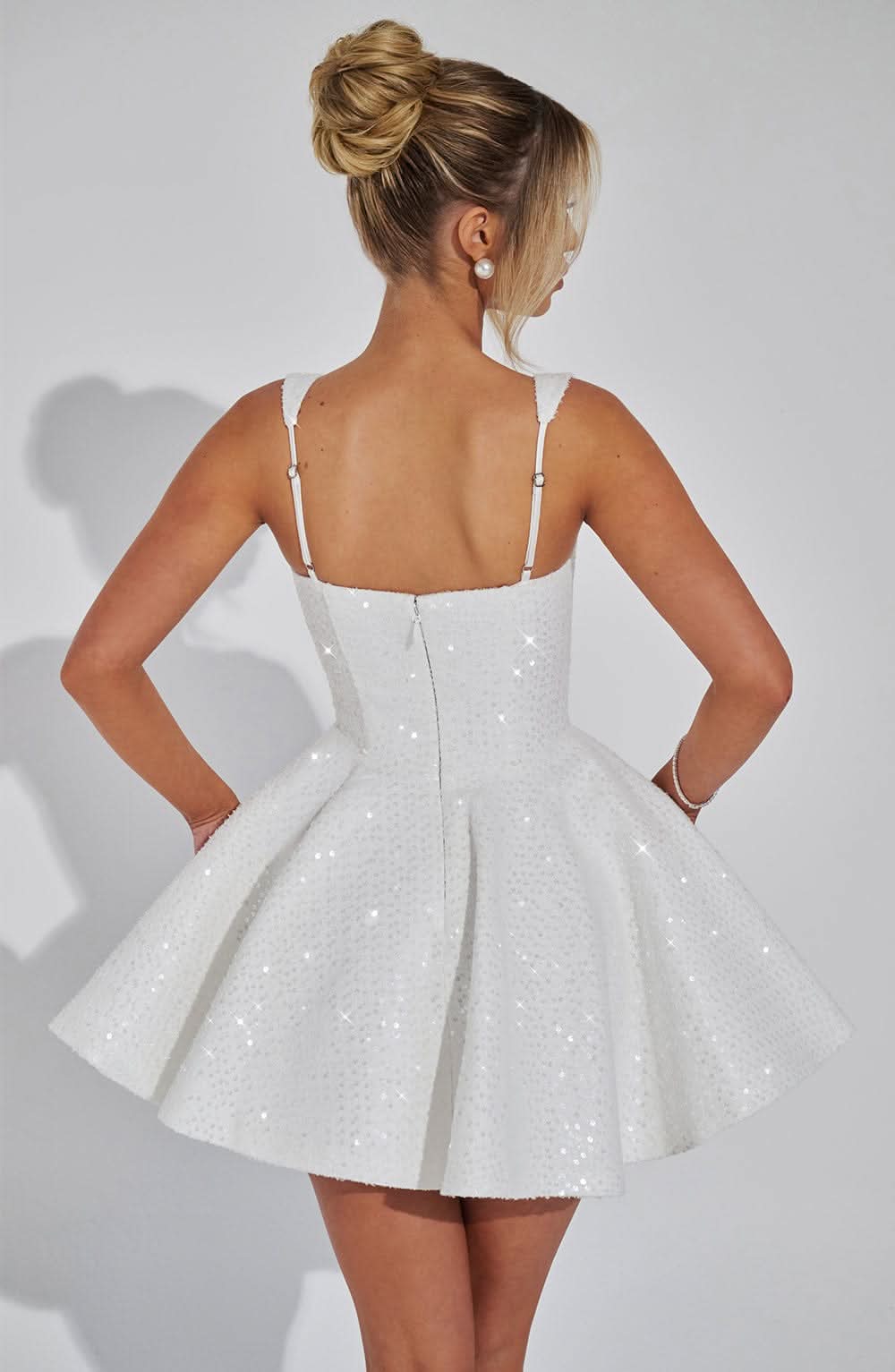 Beautifully Finished Dress in a Timeless Design