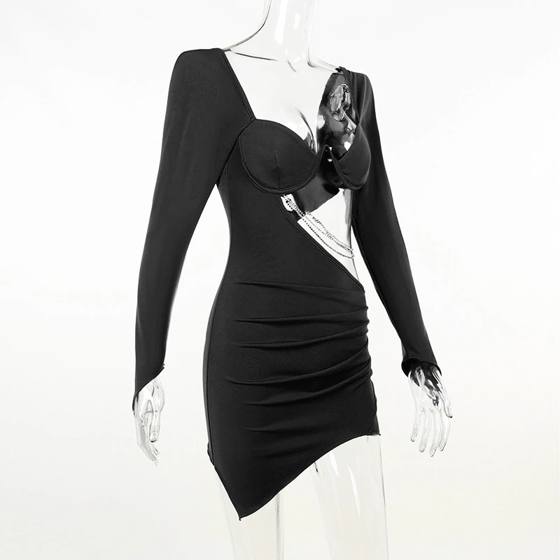 Well Tailored Dress with a Graceful Silhouette