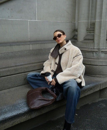 Effortlessly Elegant Coat with a Timeless Design