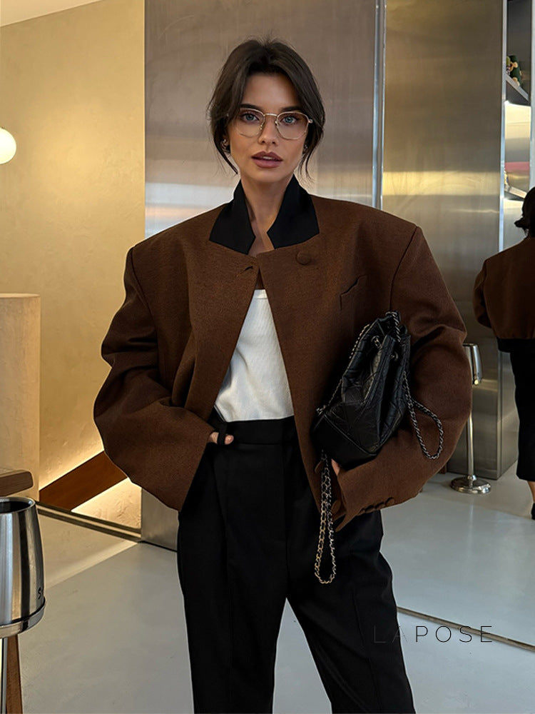 Effortlessly Elegant Jacket with a Timeless Design