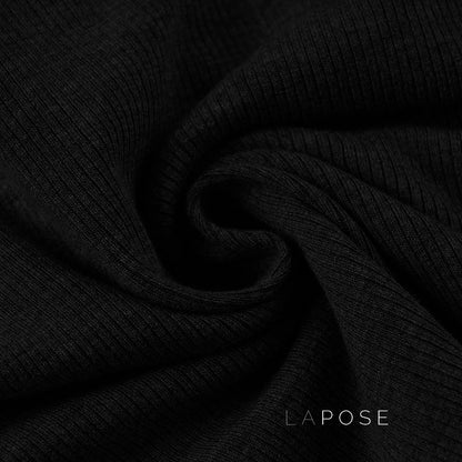 Well Tailored Sweater with a Graceful Silhouette