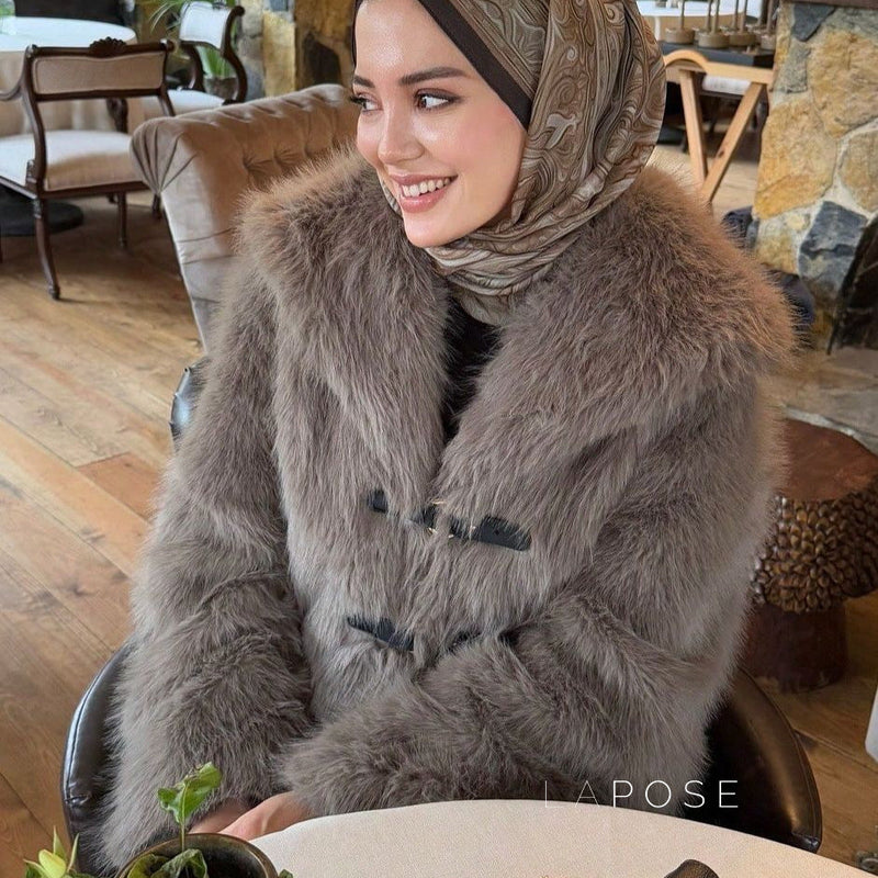 Elegantly Styled Coat for Everyday Wear