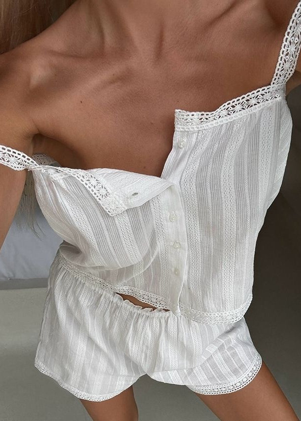 Classic Vintage Top with a Flattering Fit