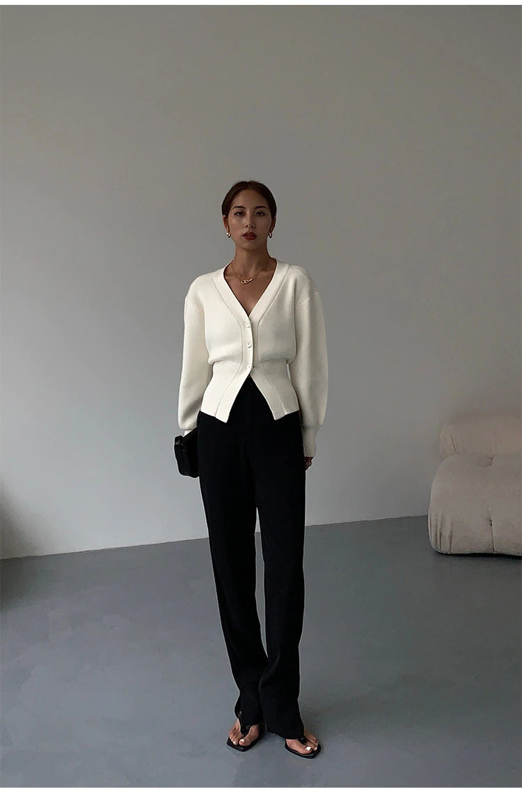 Elegantly Styled Cardigan for Everyday Wear
