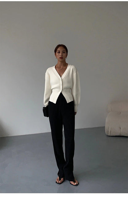 Elegantly Styled Cardigan for Everyday Wear