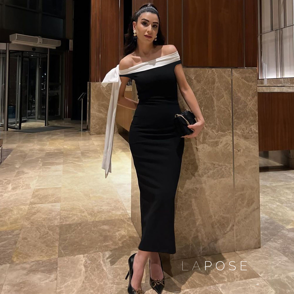 Effortlessly Elegant Dress with a Timeless Design