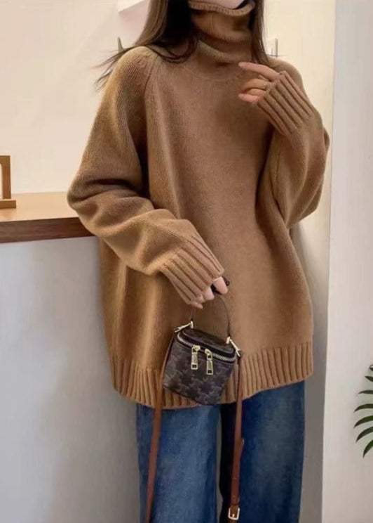 Well Tailored Sweater with a Graceful Silhouette