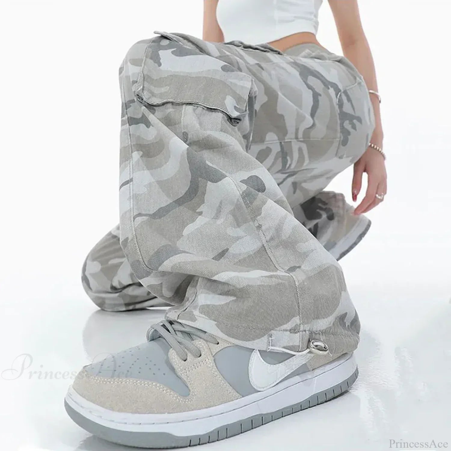 GRAY