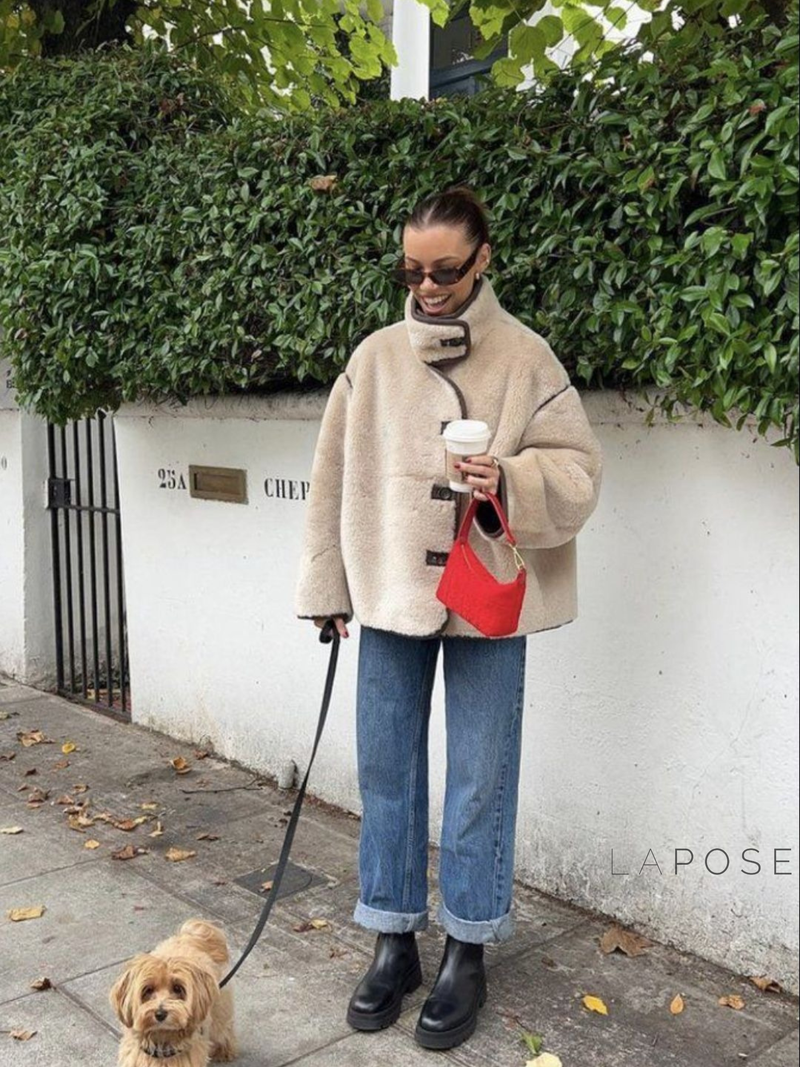 Effortlessly Elegant Coat with a Timeless Design