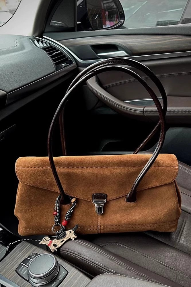 Beautifully Crafted Bag in a Classic Style