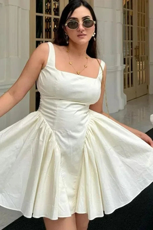 Sophisticated Dress with a Clean Classic Look