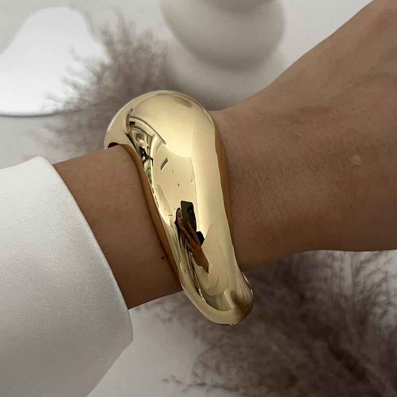 Beautifully Finished Garment in a Timeless Design