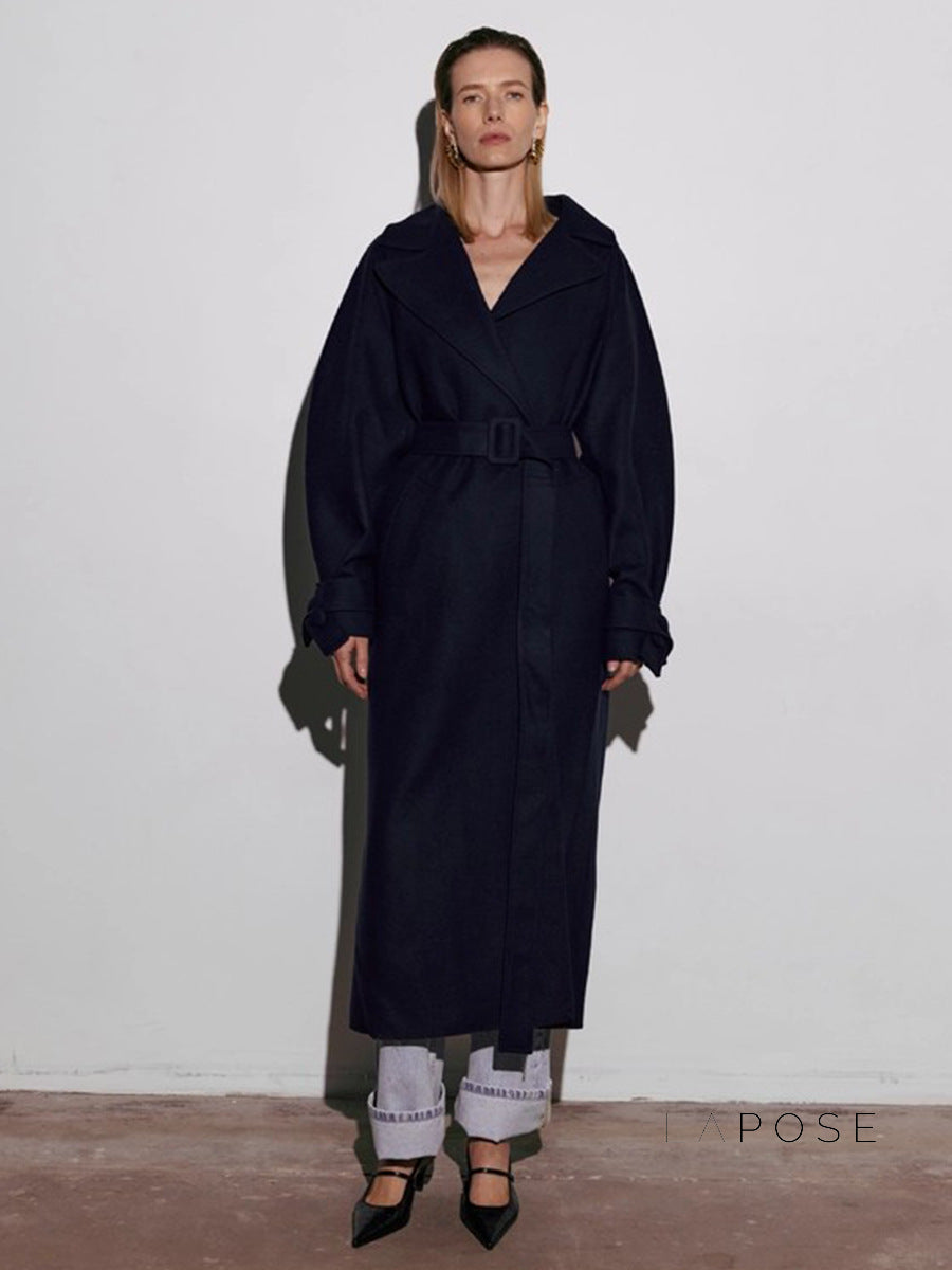 Well Tailored Coat with a Graceful Silhouette