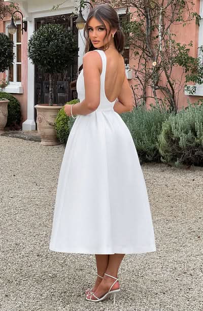 Sophisticated Dress with a Clean Classic Look