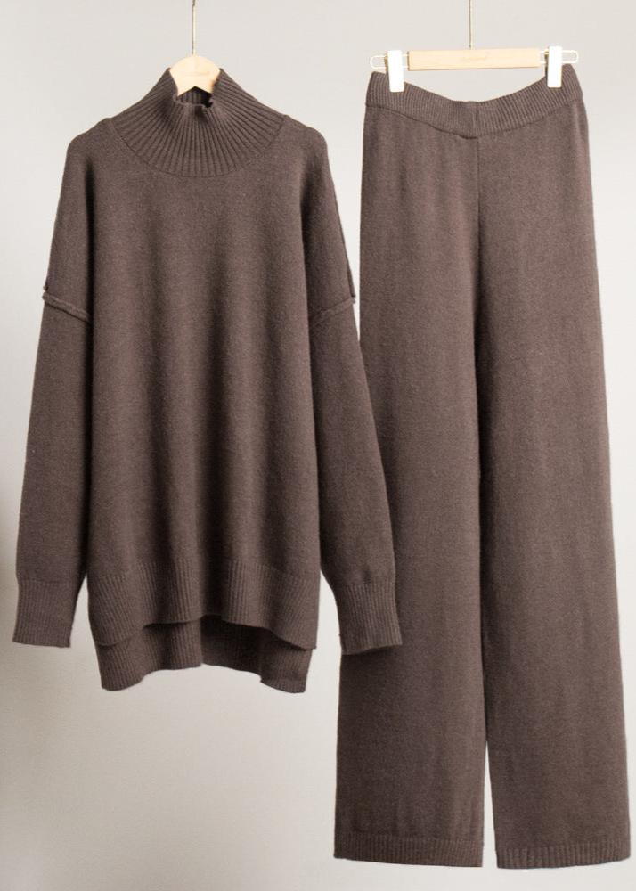 Beautifully Finished Sweater in a Timeless Design