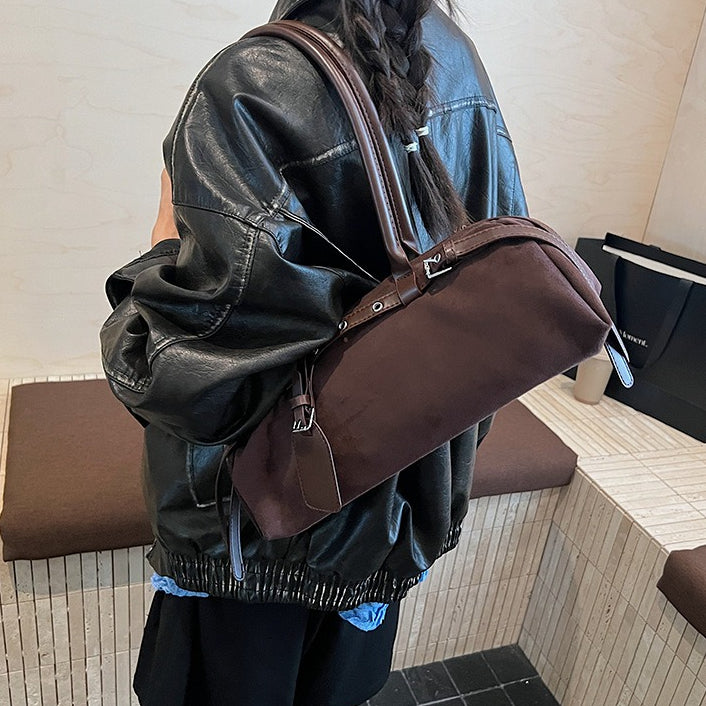 Polished Bag with an Effortless Classic Look