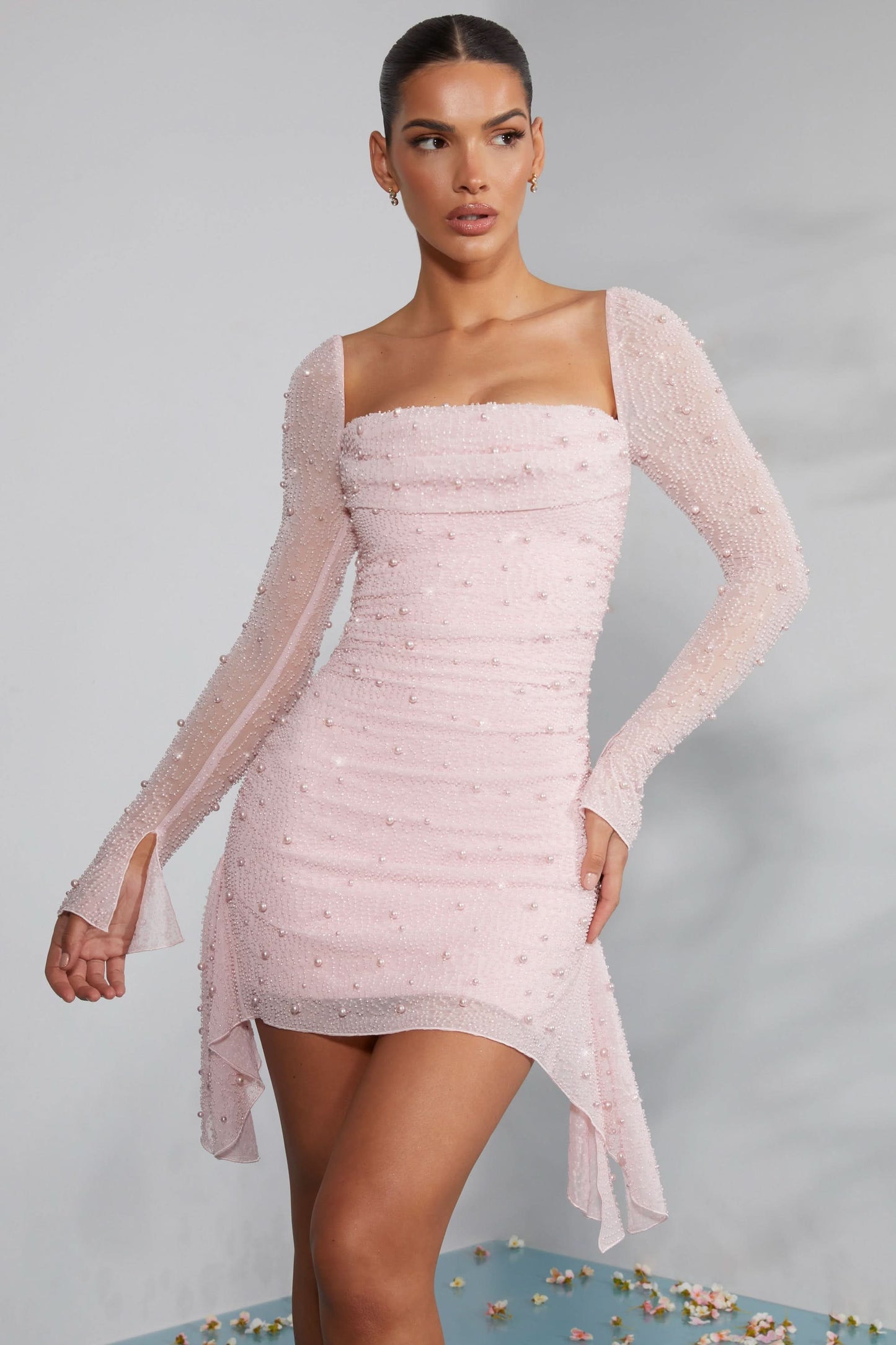 Well Tailored Dress with a Graceful Silhouette